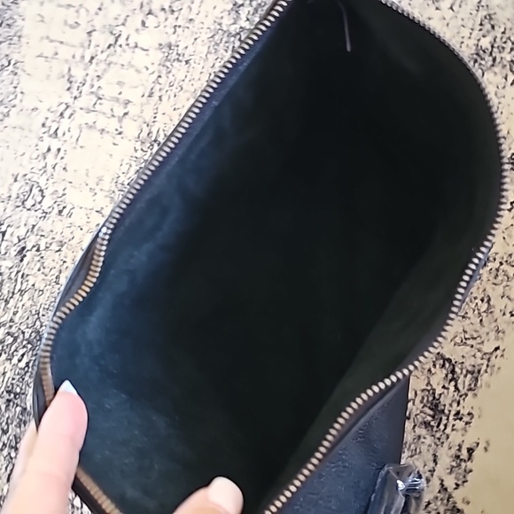 Gucci large leather pouch clutch wristlet - Picture 5 of 6